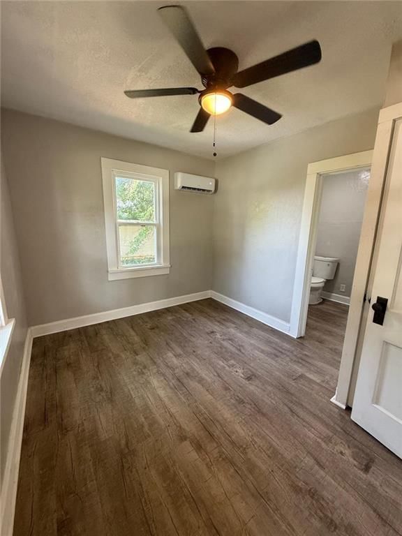 502 E Locust Street — photo 8
