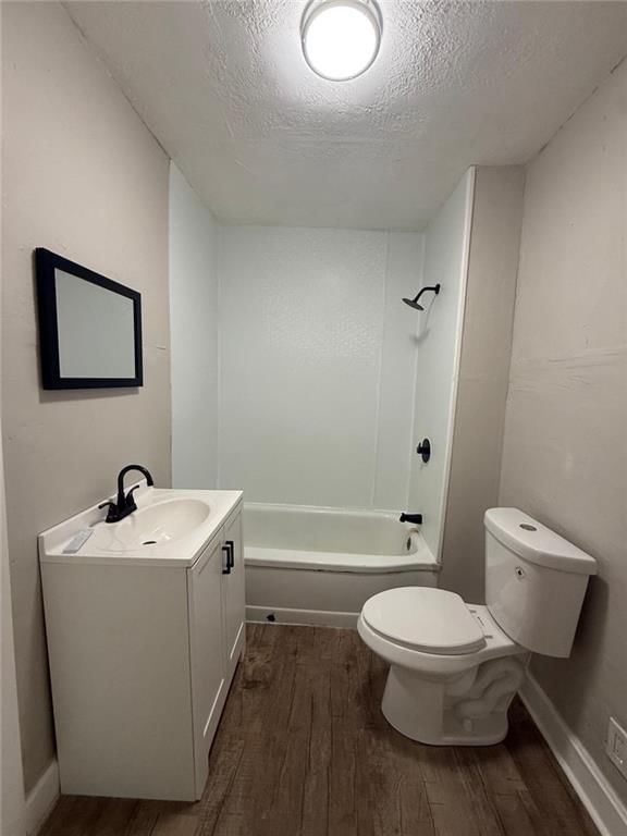 502 E Locust Street — photo 11