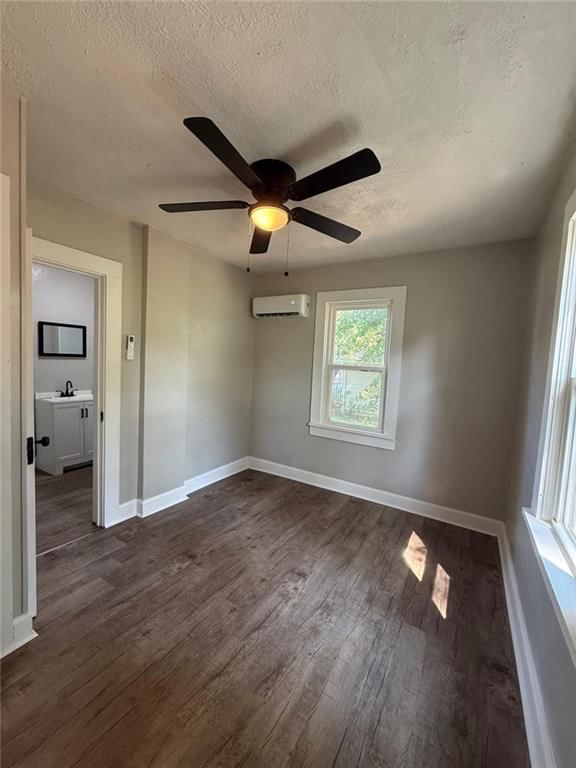 502 E Locust Street — photo 13