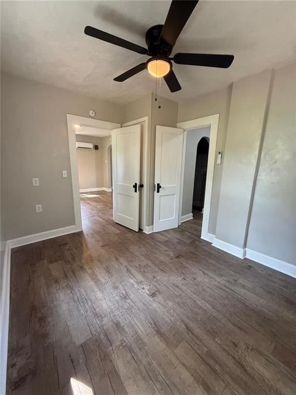 502 E Locust Street — photo 14