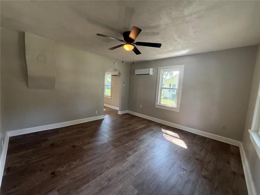 502 E Locust Street — photo 16