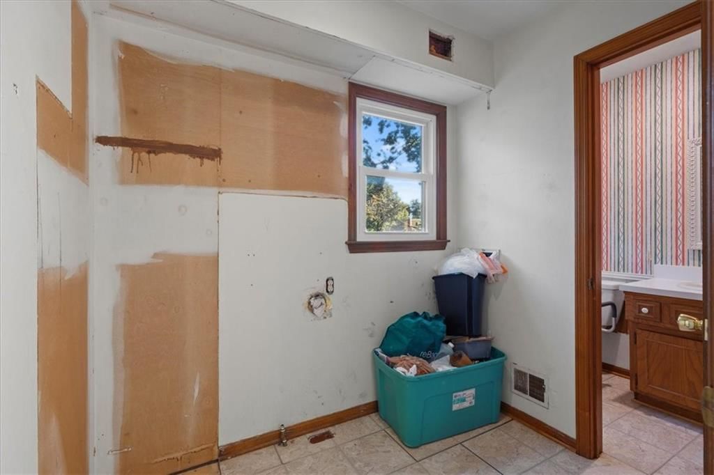 9523 Connell Drive — photo 14