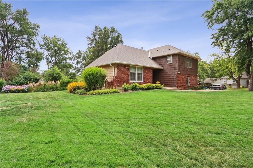 12801 Bristol Avenue, Grandview, MO