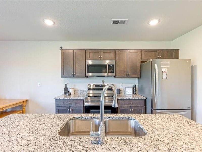 817 Shane Court — photo 10