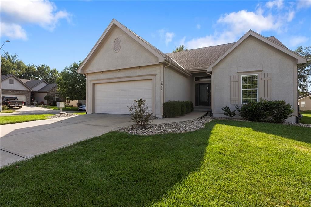 8654 N Britt Avenue, Kansas City, MO: listing photo 2