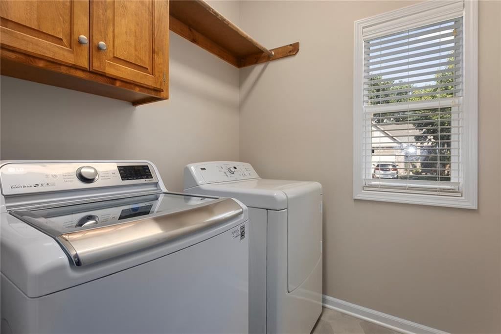 Photo 15 of 33 - 8654 N Britt Avenue, Kansas City, MO 64154
