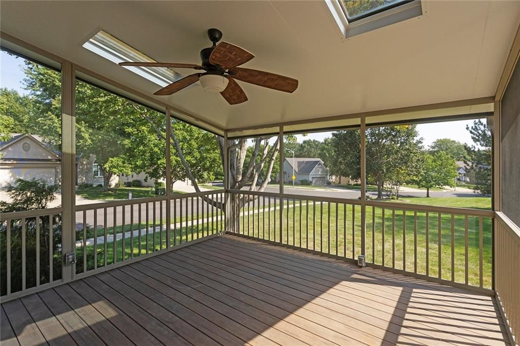 Photo 17 of 33 - 8654 N Britt Avenue, Kansas City, MO 64154