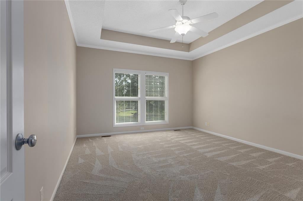 Photo 18 of 33 - 8654 N Britt Avenue, Kansas City, MO 64154