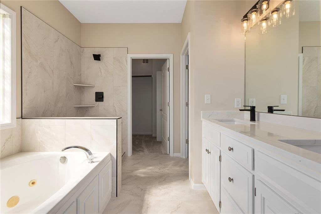 Photo 21 of 33 - 8654 N Britt Avenue, Kansas City, MO 64154
