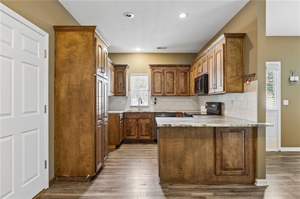8356 Stewart Place — photo 10