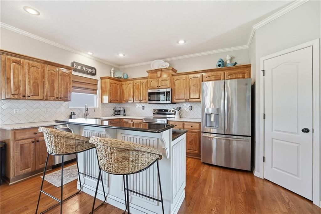 15718 Richmond Avenue — photo 7