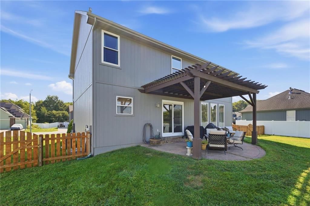 15718 Richmond Avenue — photo 44