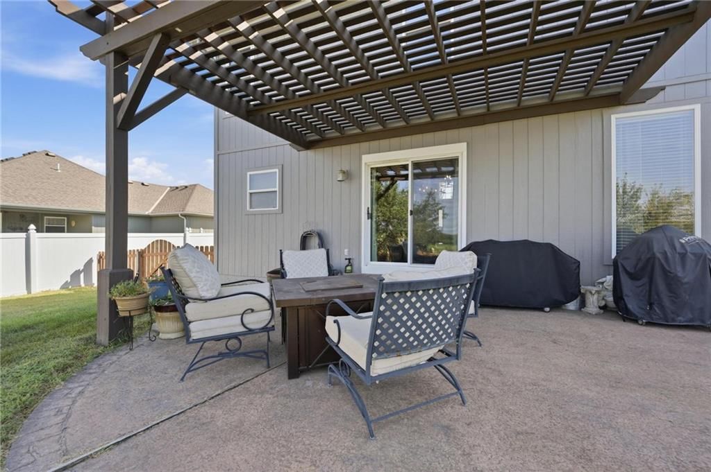 15718 Richmond Avenue — photo 47