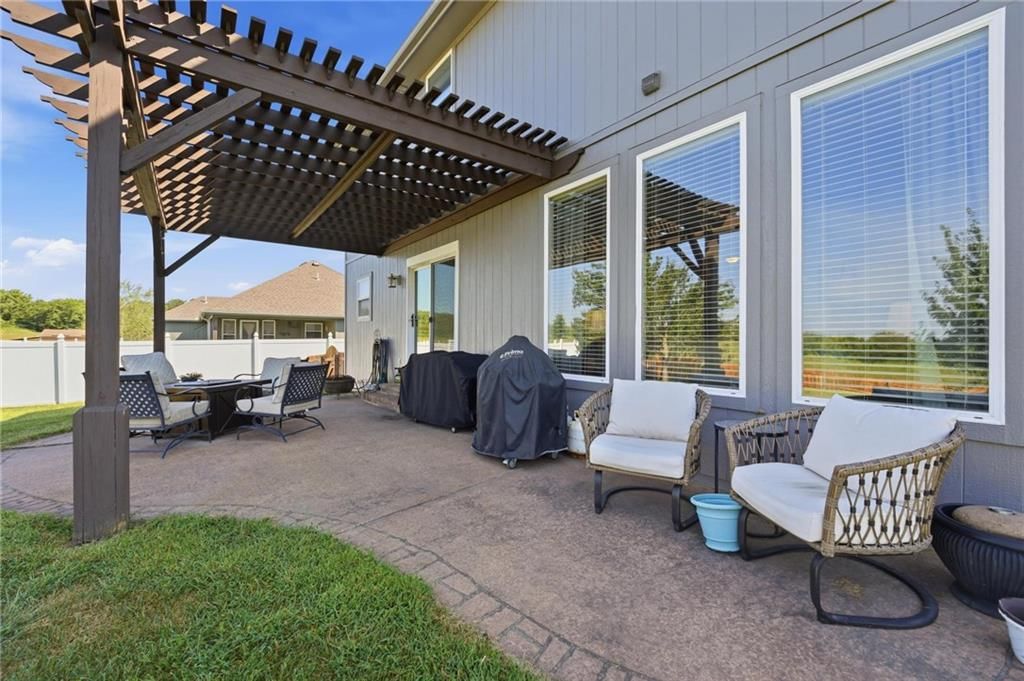 15718 Richmond Avenue — photo 48
