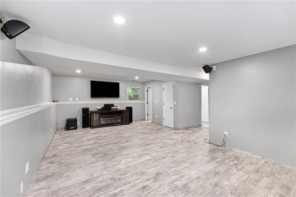 5709 Outlook Street — photo 31
