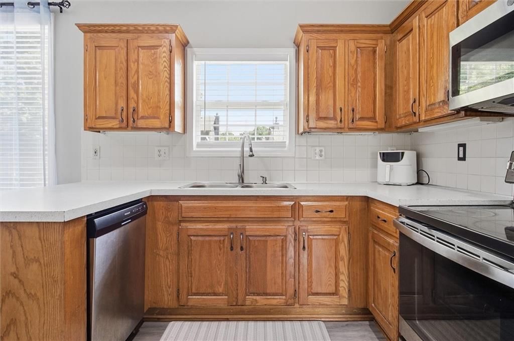 1012 N Clinton Street — photo 8