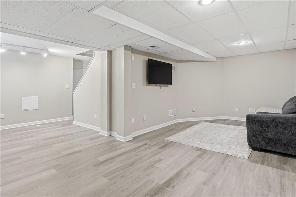 1012 N Clinton Street — photo 22