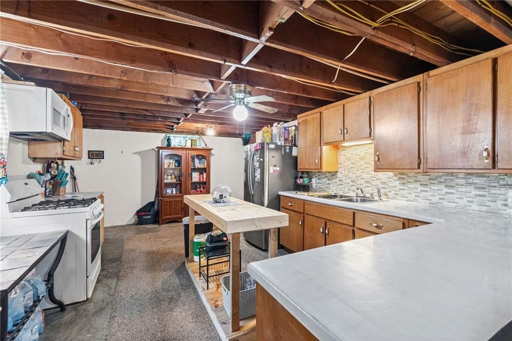 116 W Marshall Street — photo 28