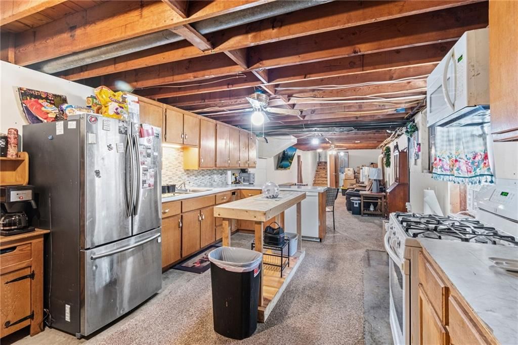 116 W Marshall Street — photo 29