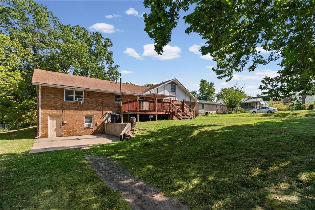 116 W Marshall Street — photo 39