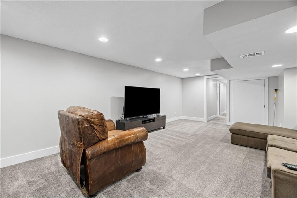 5521 W 84TH Street — photo 31