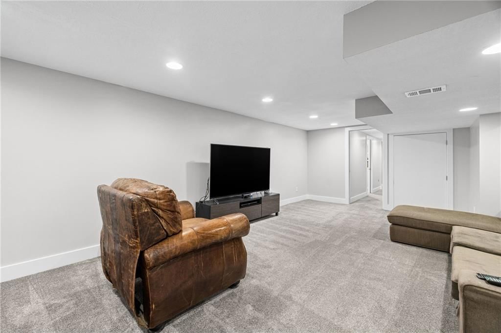 5521 W 84TH Street — photo 32