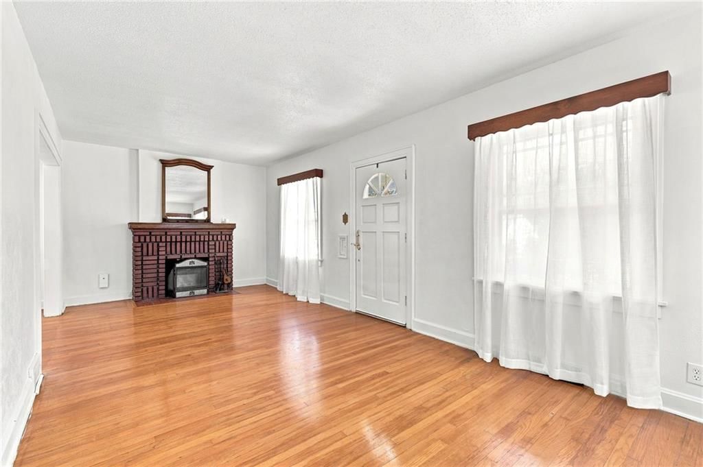 Photo 8 of 61 - 1222 Hardesty Avenue, Kansas City, MO 64127
