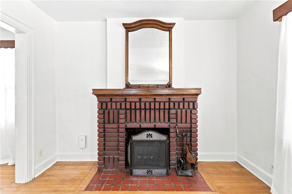 Photo 11 of 61 - 1222 Hardesty Avenue, Kansas City, MO 64127