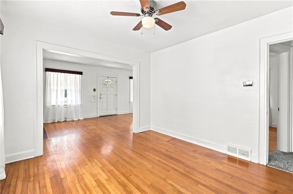 Photo 15 of 61 - 1222 Hardesty Avenue, Kansas City, MO 64127