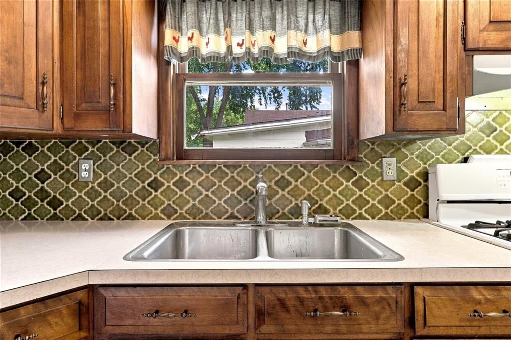 Photo 17 of 61 - 1222 Hardesty Avenue, Kansas City, MO 64127
