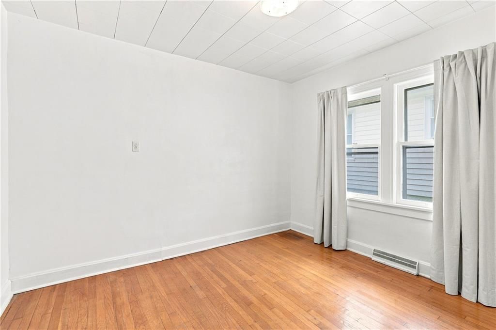 Photo 20 of 61 - 1222 Hardesty Avenue, Kansas City, MO 64127