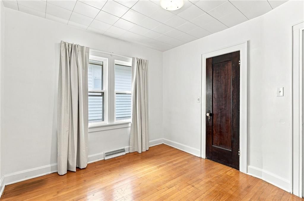Photo 21 of 61 - 1222 Hardesty Avenue, Kansas City, MO 64127