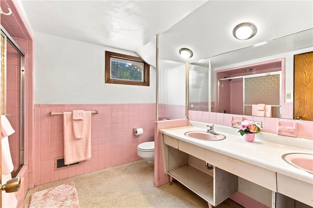 Photo 33 of 61 - 1222 Hardesty Avenue, Kansas City, MO 64127