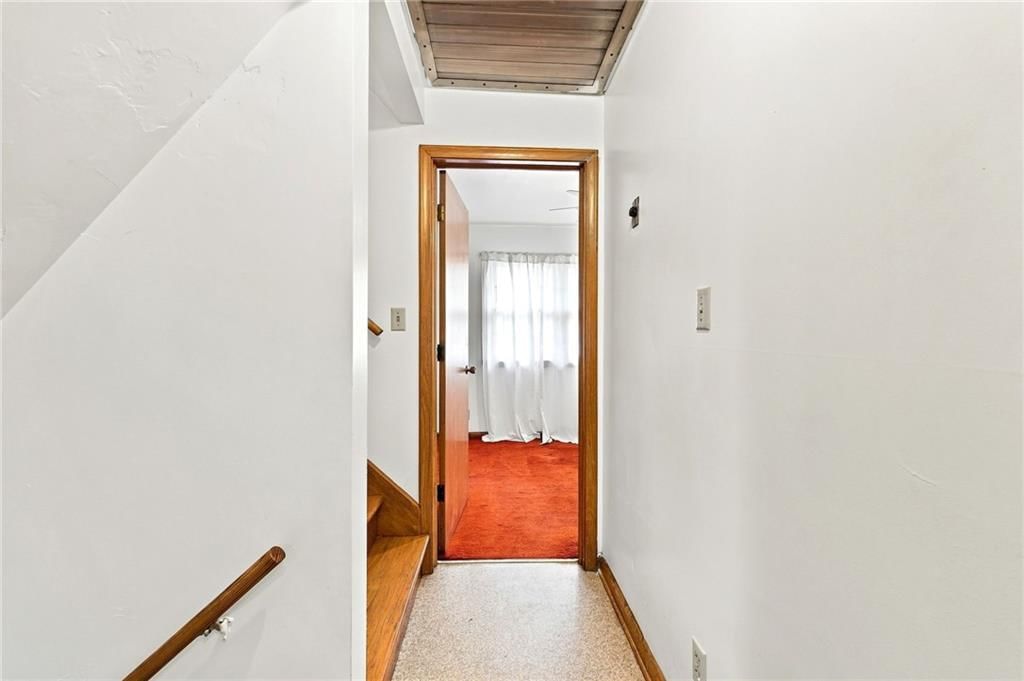 Photo 36 of 61 - 1222 Hardesty Avenue, Kansas City, MO 64127