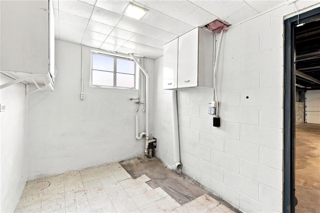 Photo 42 of 61 - 1222 Hardesty Avenue, Kansas City, MO 64127