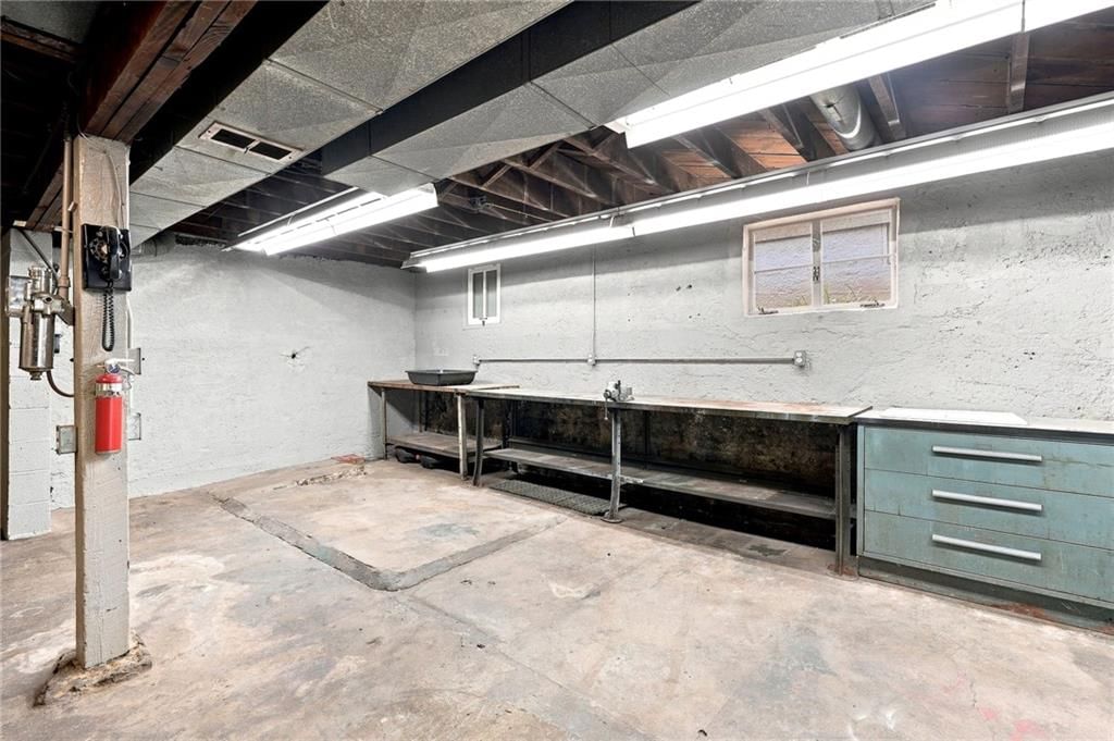 Photo 47 of 61 - 1222 Hardesty Avenue, Kansas City, MO 64127