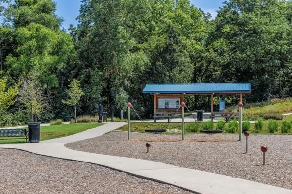 905 SW Savannah Drive — photo 36