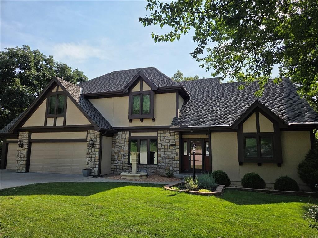 5525 N Oakdale Place — photo 1