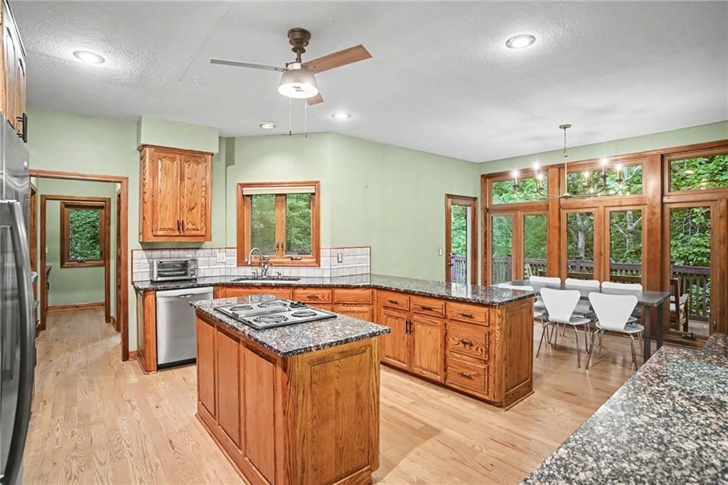 5525 N Oakdale Place — photo 7