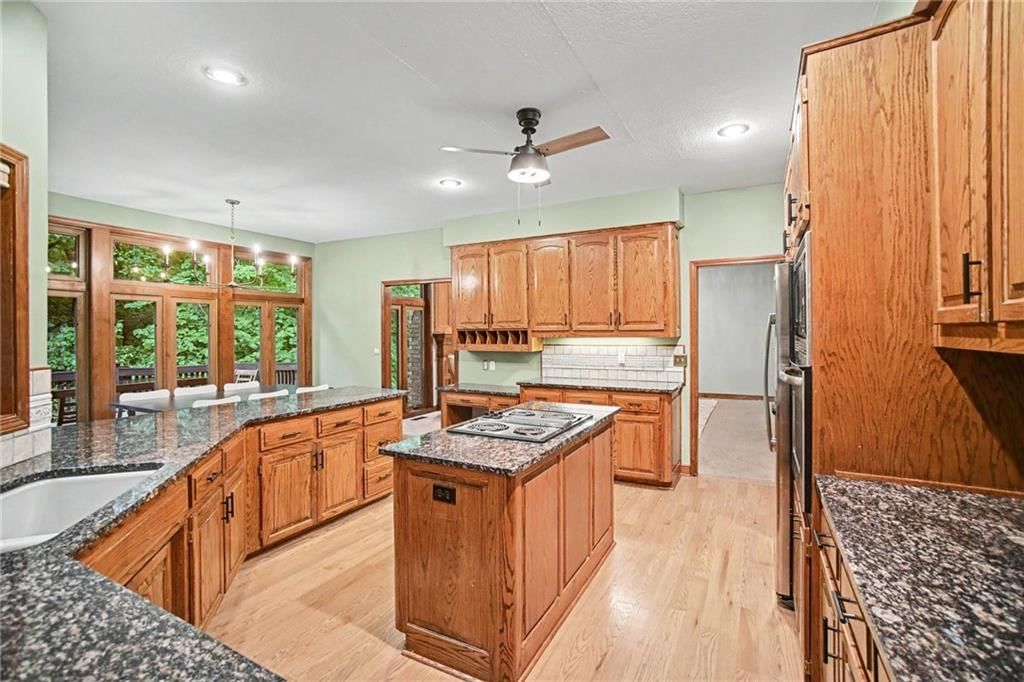 5525 N Oakdale Place — photo 8