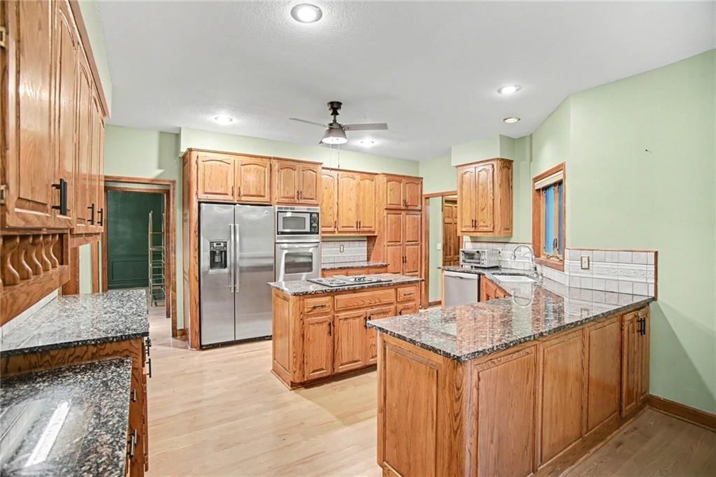 5525 N Oakdale Place — photo 9