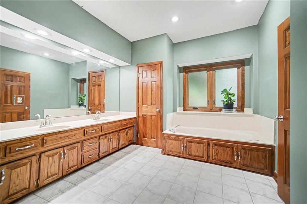 5525 N Oakdale Place — photo 16