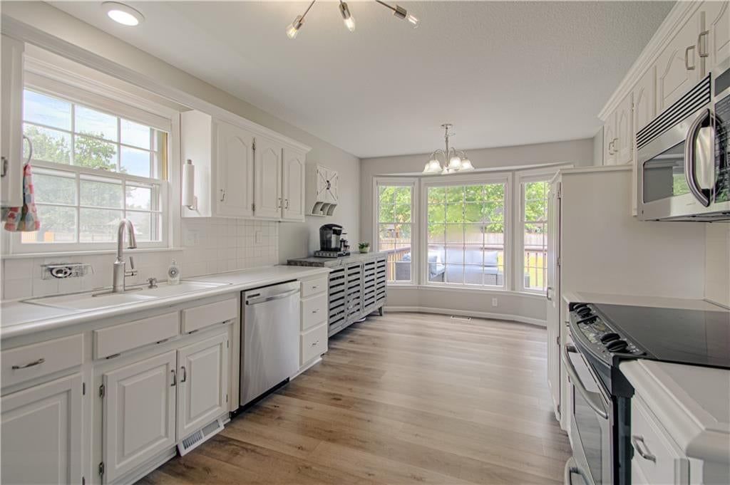 Photo 4 of 29 - 5014 NW 85th Street, Kansas City, MO 64154