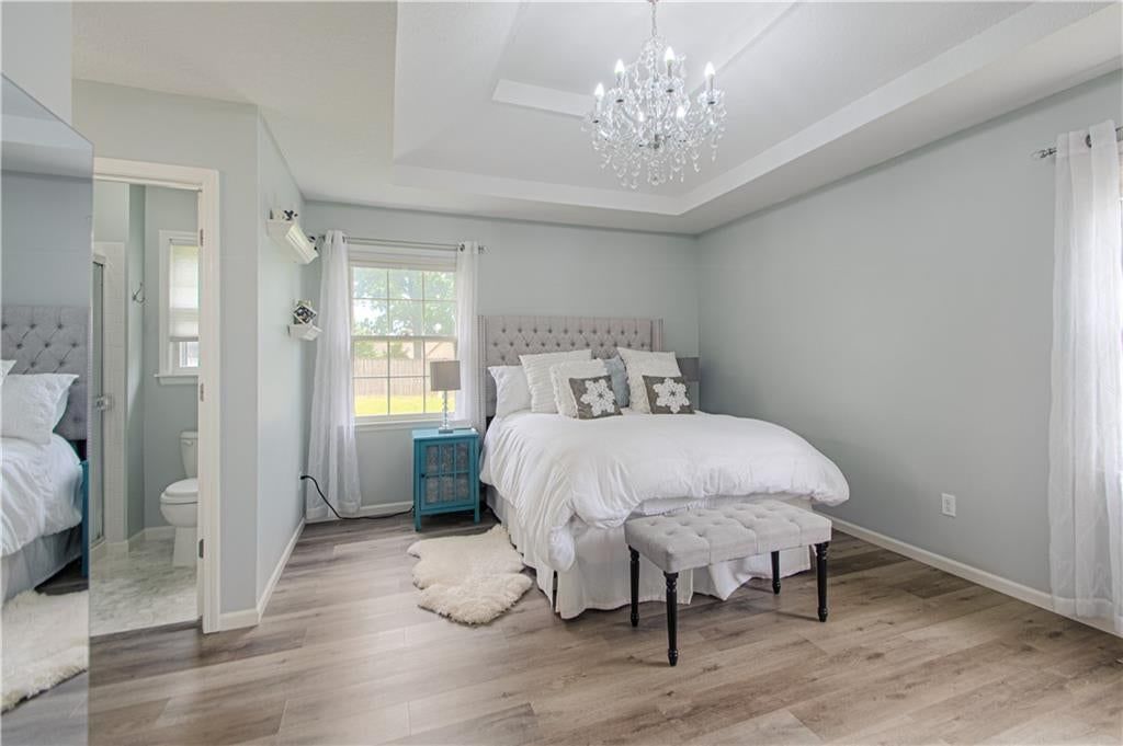 Photo 9 of 29 - 5014 NW 85th Street, Kansas City, MO 64154