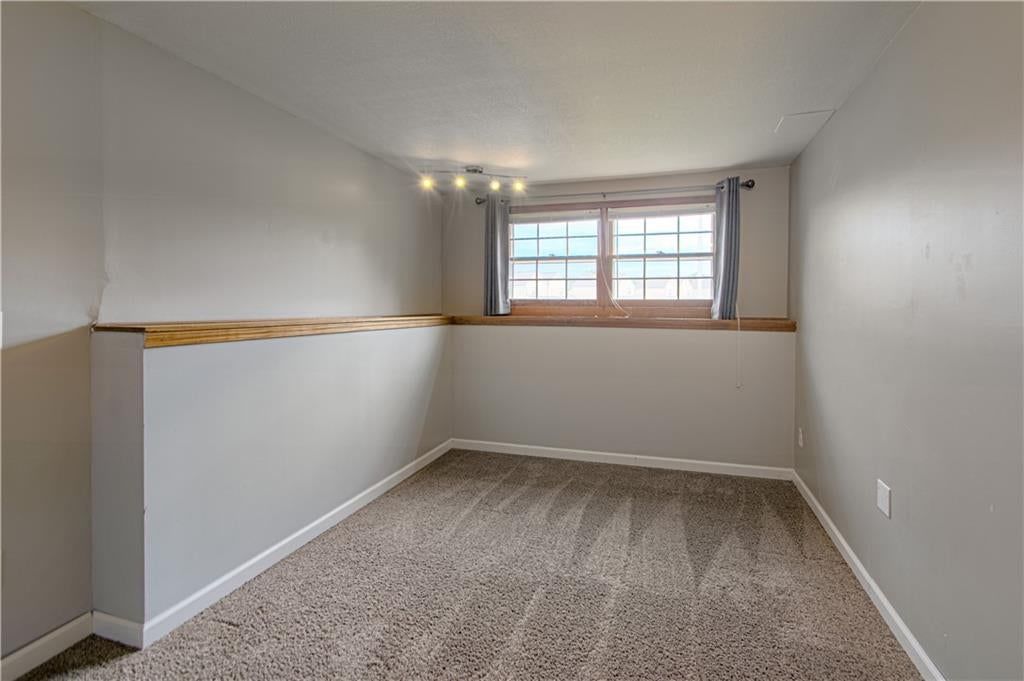 Photo 16 of 29 - 5014 NW 85th Street, Kansas City, MO 64154