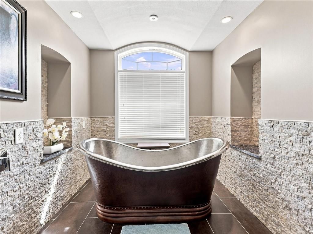 5822 NE Timber Hills Drive — photo 39
