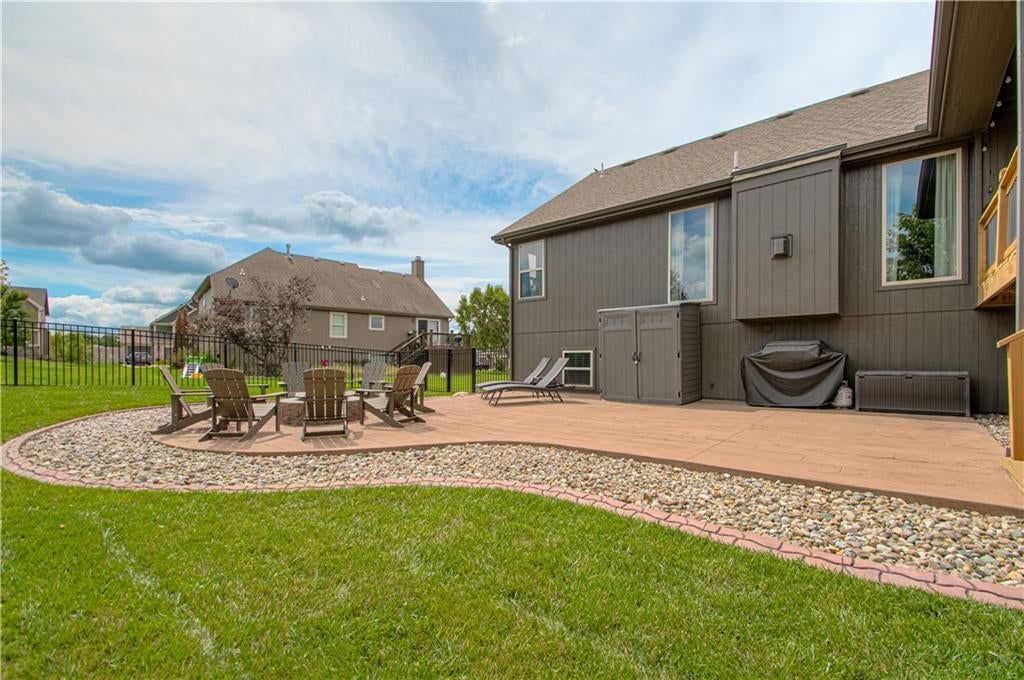 9705 N Windsor Avenue — photo 36