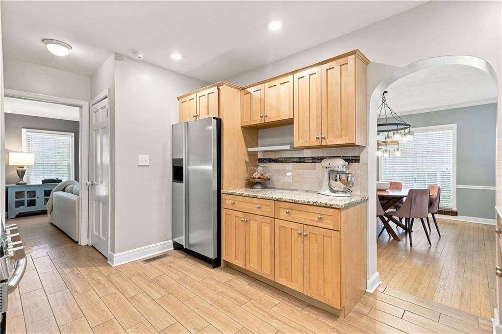 601 E 74th Street — photo 17