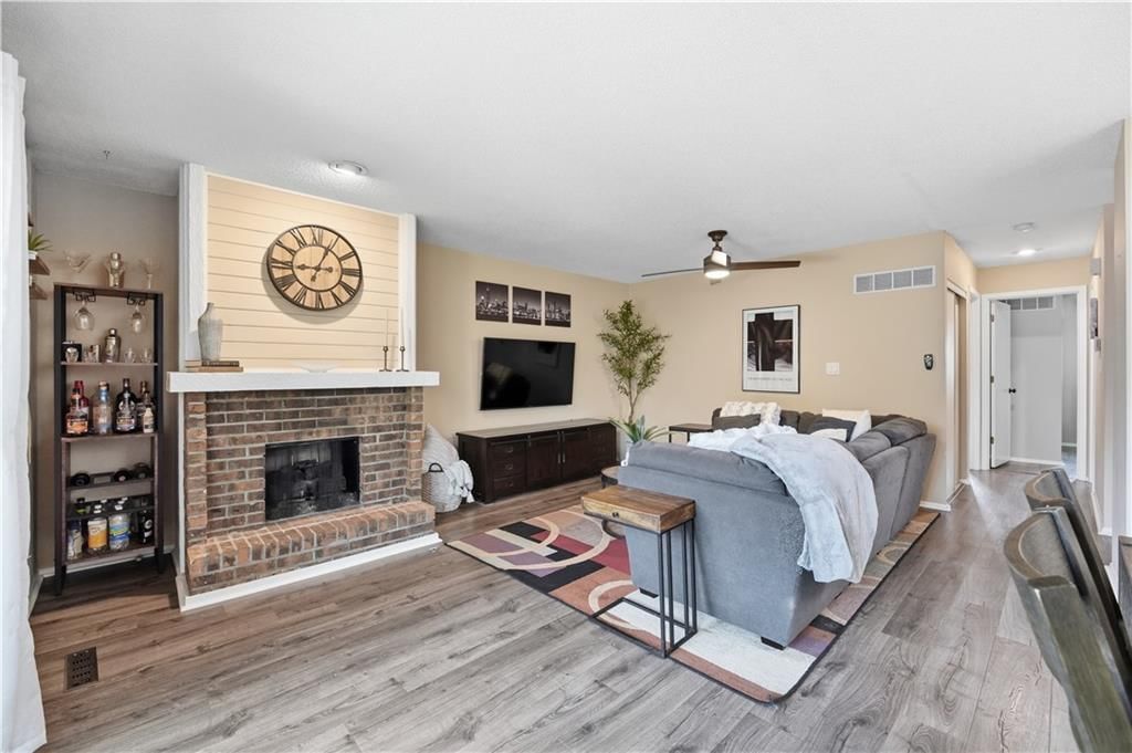 10991 Gillette Street — photo 3