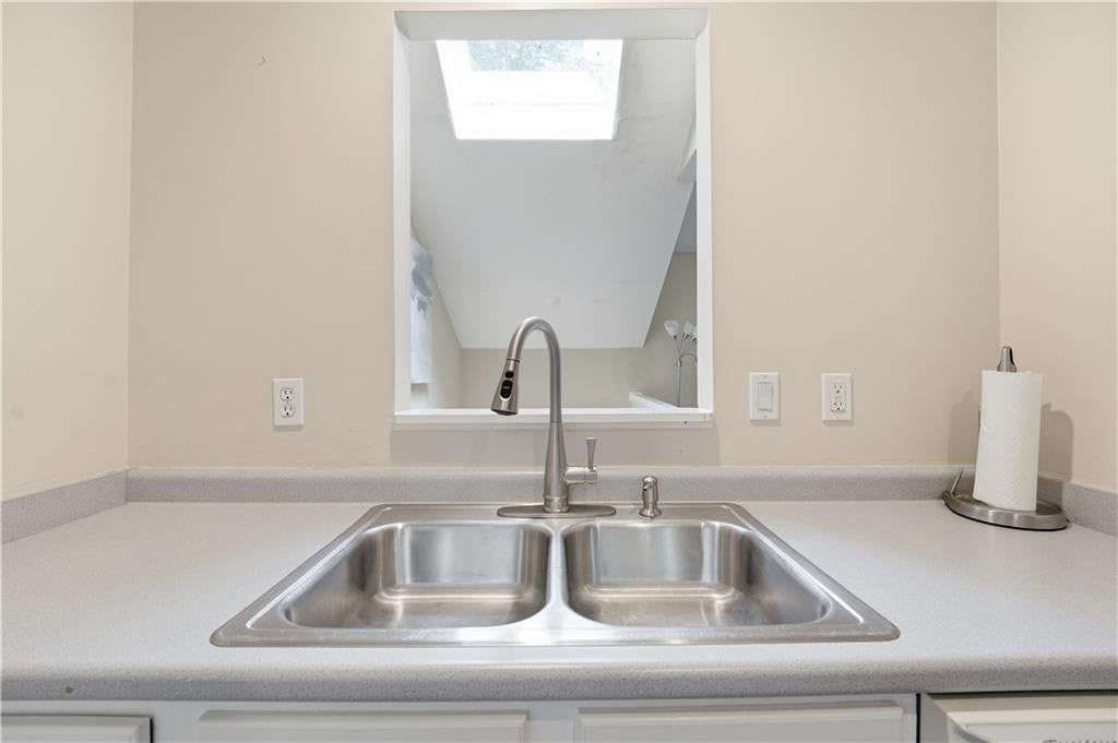 10991 Gillette Street — photo 18